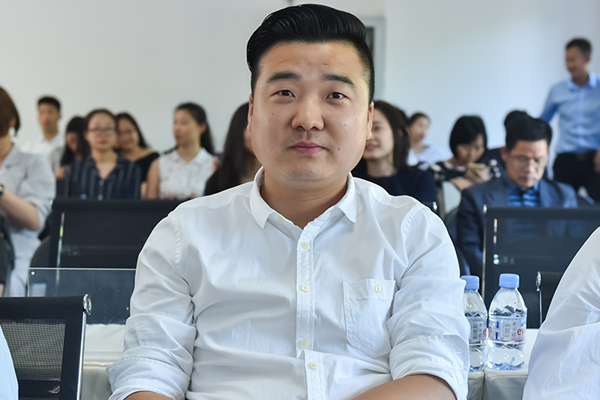 安可顾问中国总经理杜凌,安利企业传播总监李君,景桥传播集团董事长